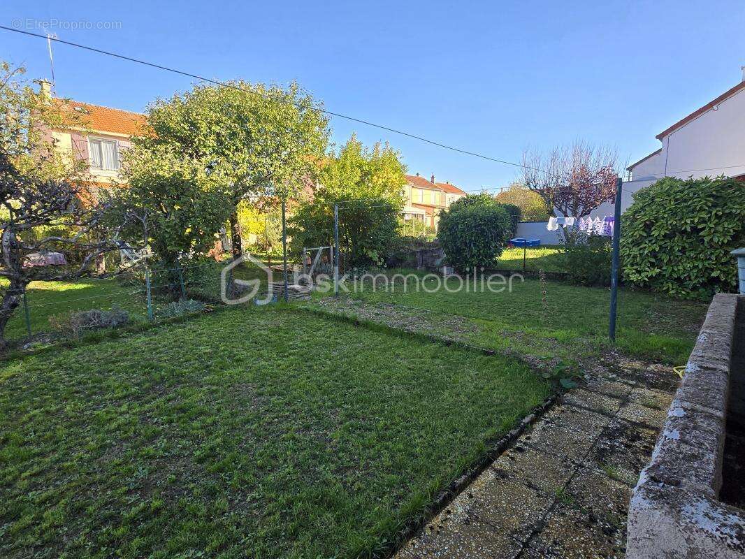 Maison à VARENNES-VAUZELLES