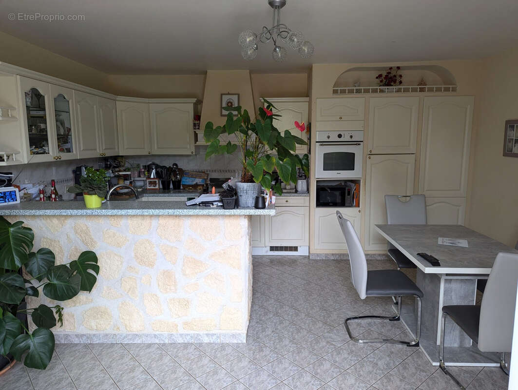 Maison à CHASSIGNOLLES