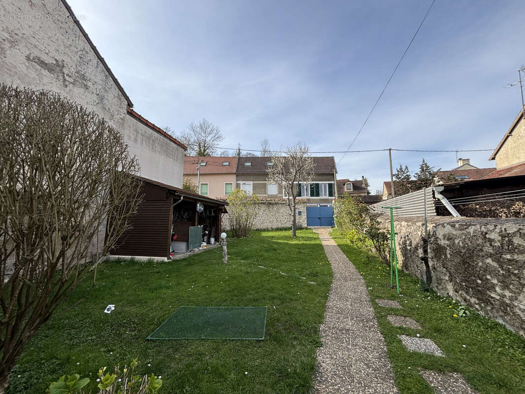 Maison à BENNECOURT