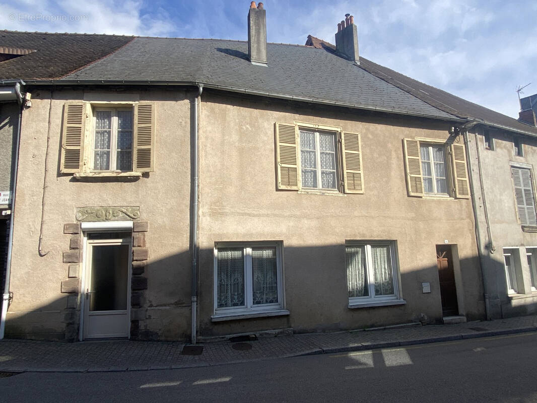 Maison à LUBERSAC