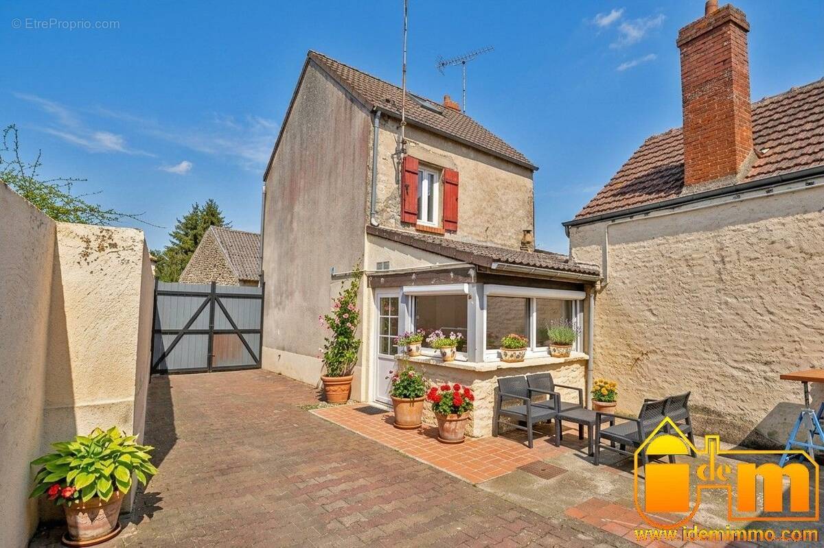 Maison à MEREVILLE