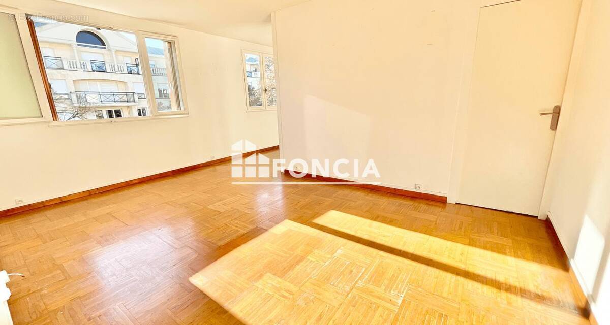 Appartement à LE PLESSIS-ROBINSON