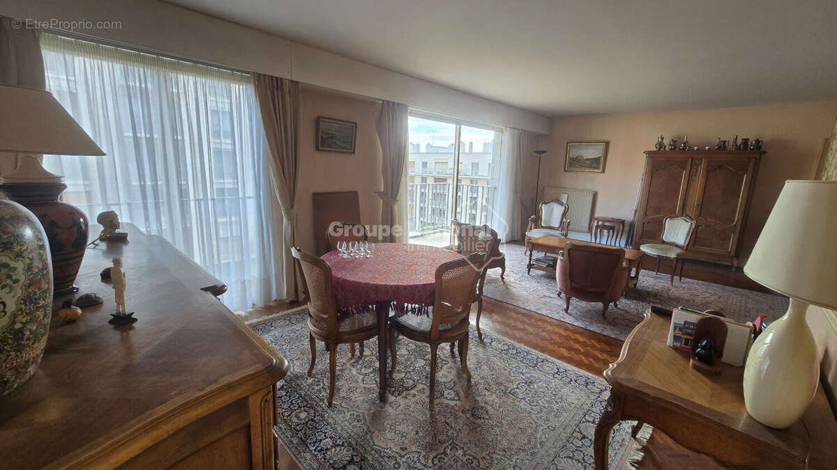 Appartement à VERSAILLES