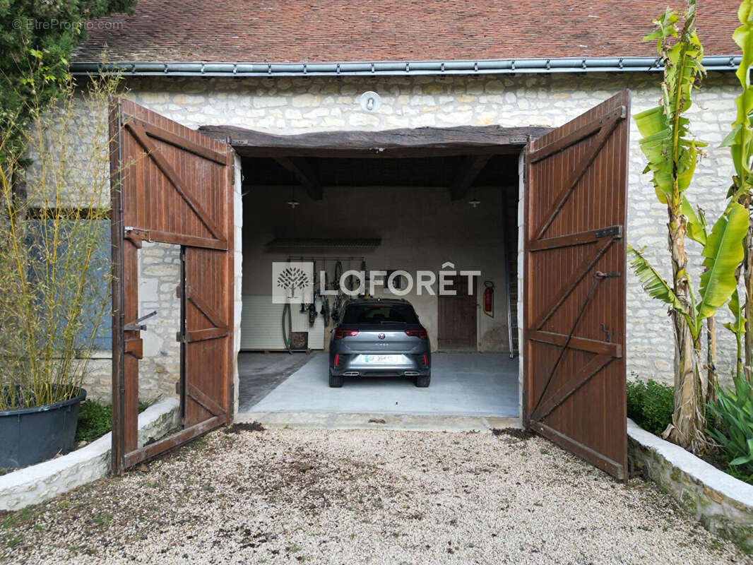 Maison à VERNEUIL-LE-CHATEAU