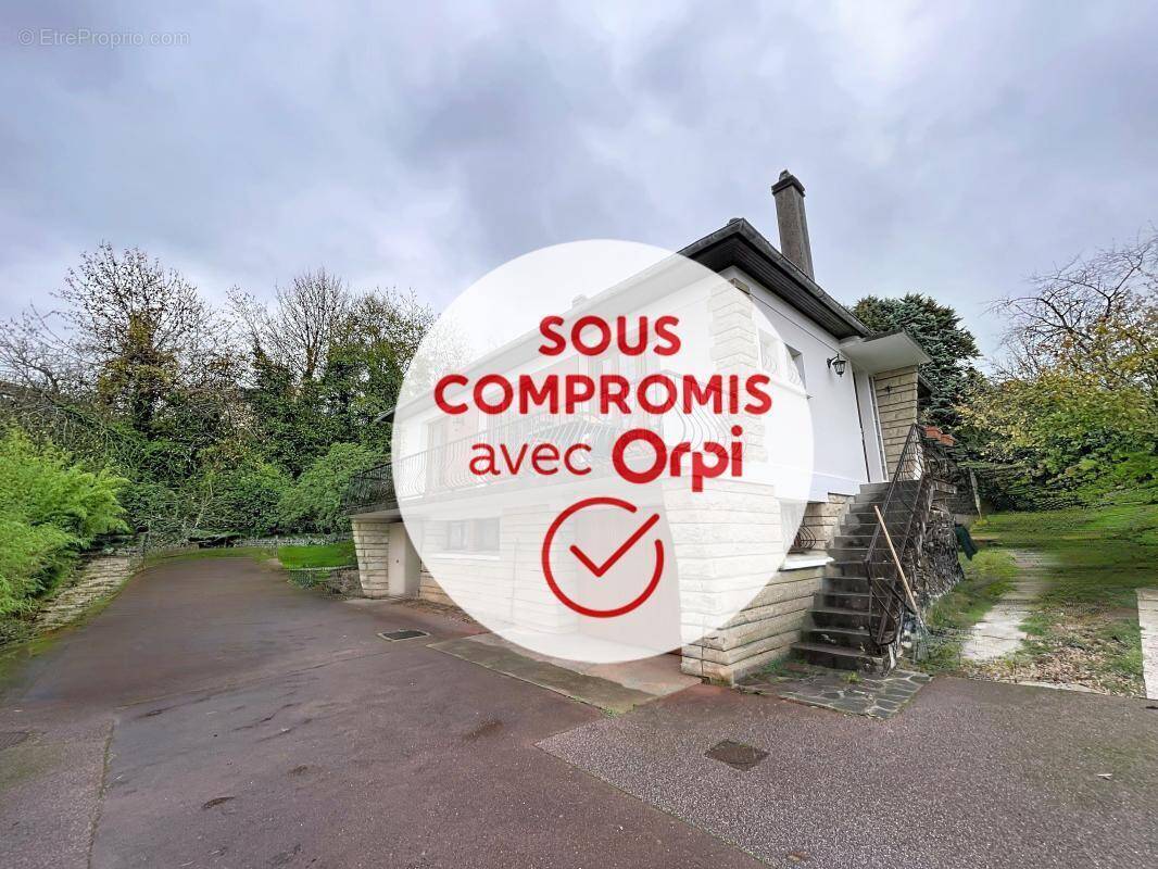 Maison à JUZIERS
