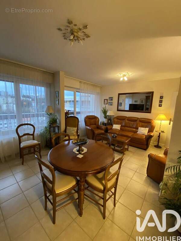 Appartement 67 m² à Saint-Etienne  - photo 2