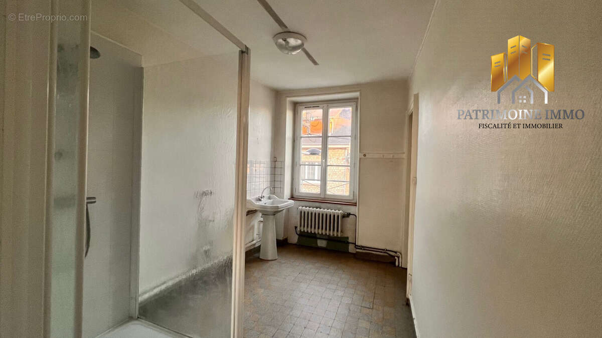 SALLE DE BAINS 1 ER  - Maison à ALENCON