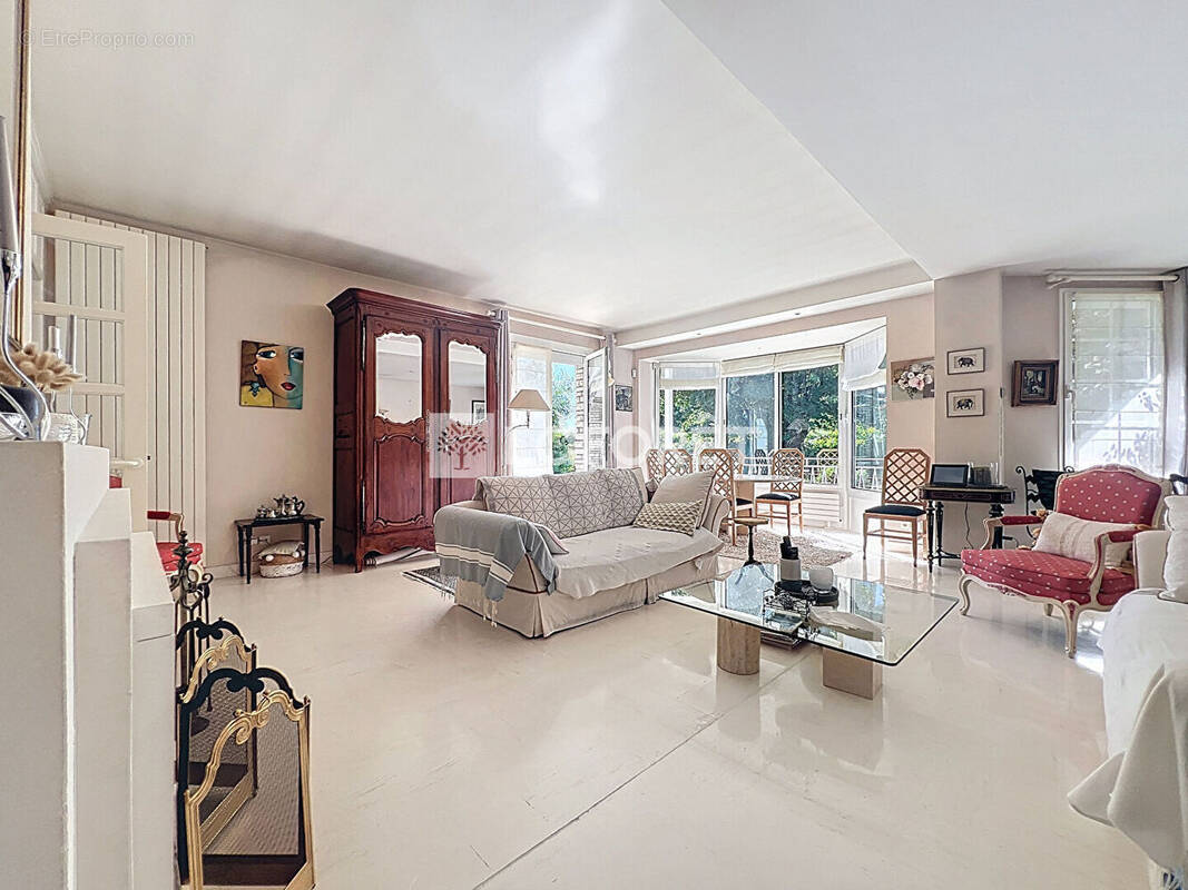 Maison à SAINT-MACAIRE-EN-MAUGES