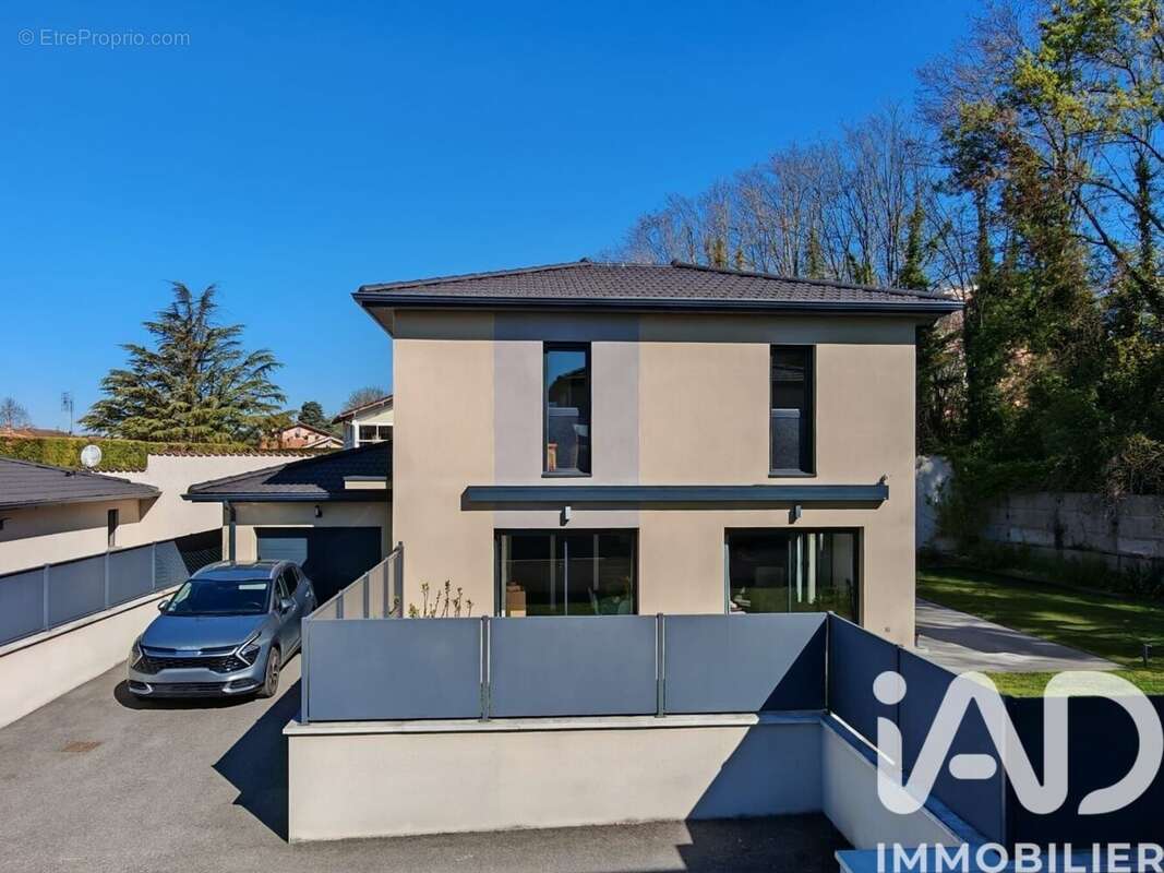 Photo 2 - Maison à NEUVILLE-SUR-SAONE