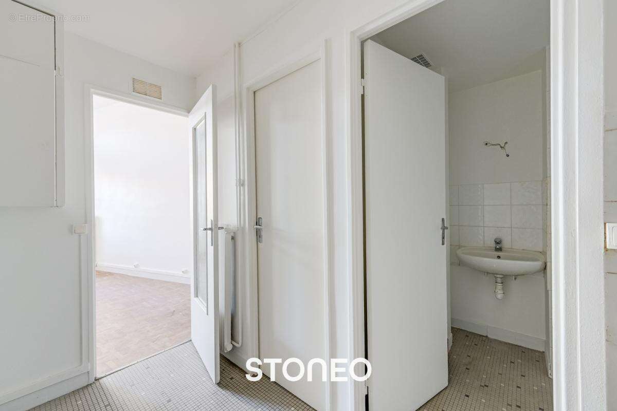 Paris 14ème  studio 25,3 m²  rdc - photo 5