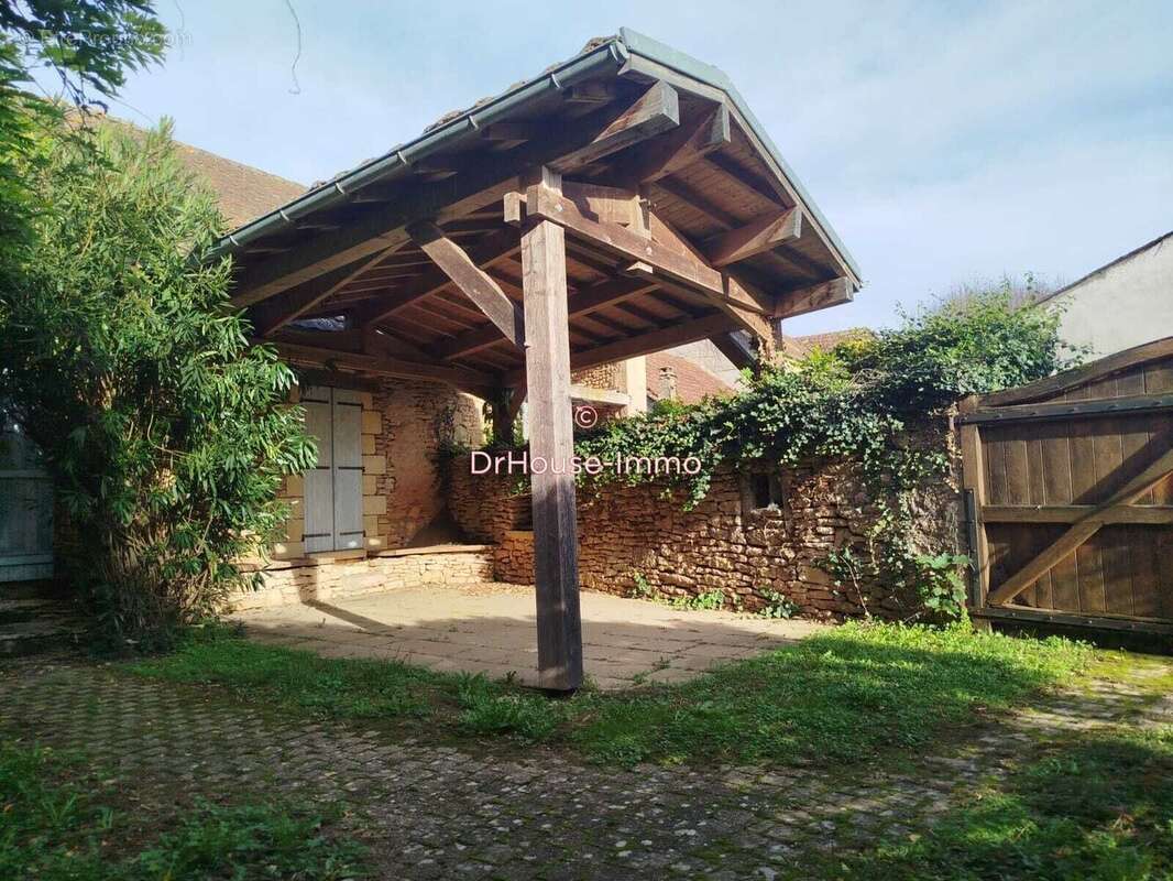 Maison à VALOJOULX