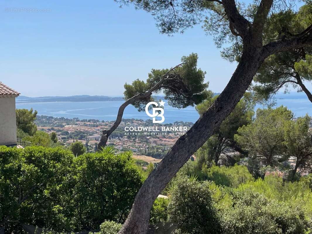 Maison à CARQUEIRANNE