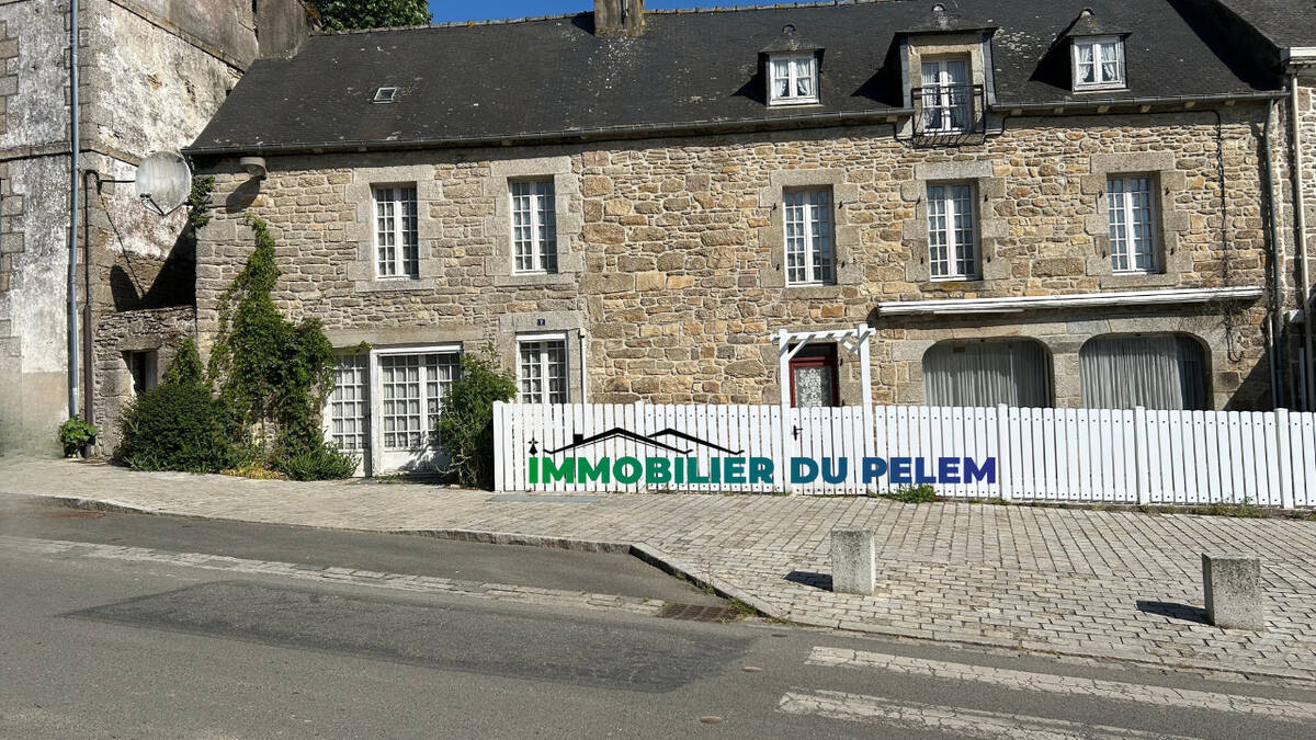 Maison à SAINT-NICOLAS-DU-PELEM