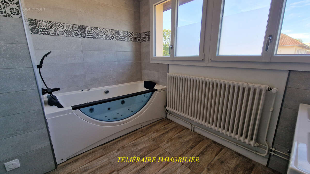 Maison à CHAMPAGNOLE