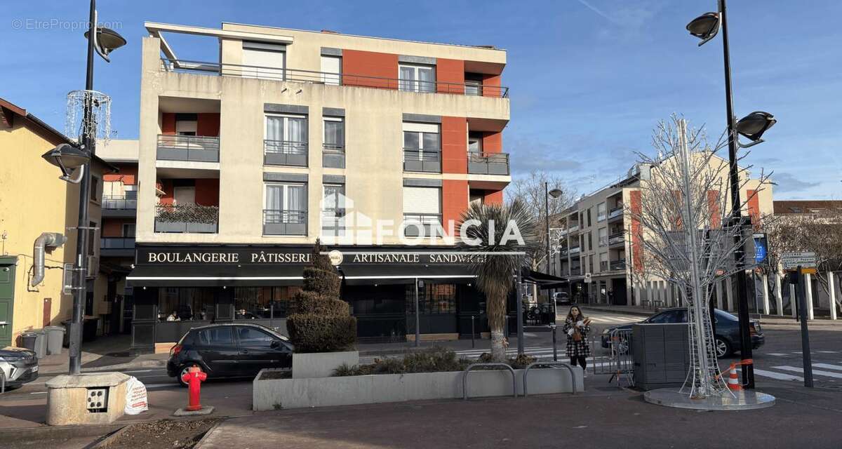 Appartement à MEYZIEU