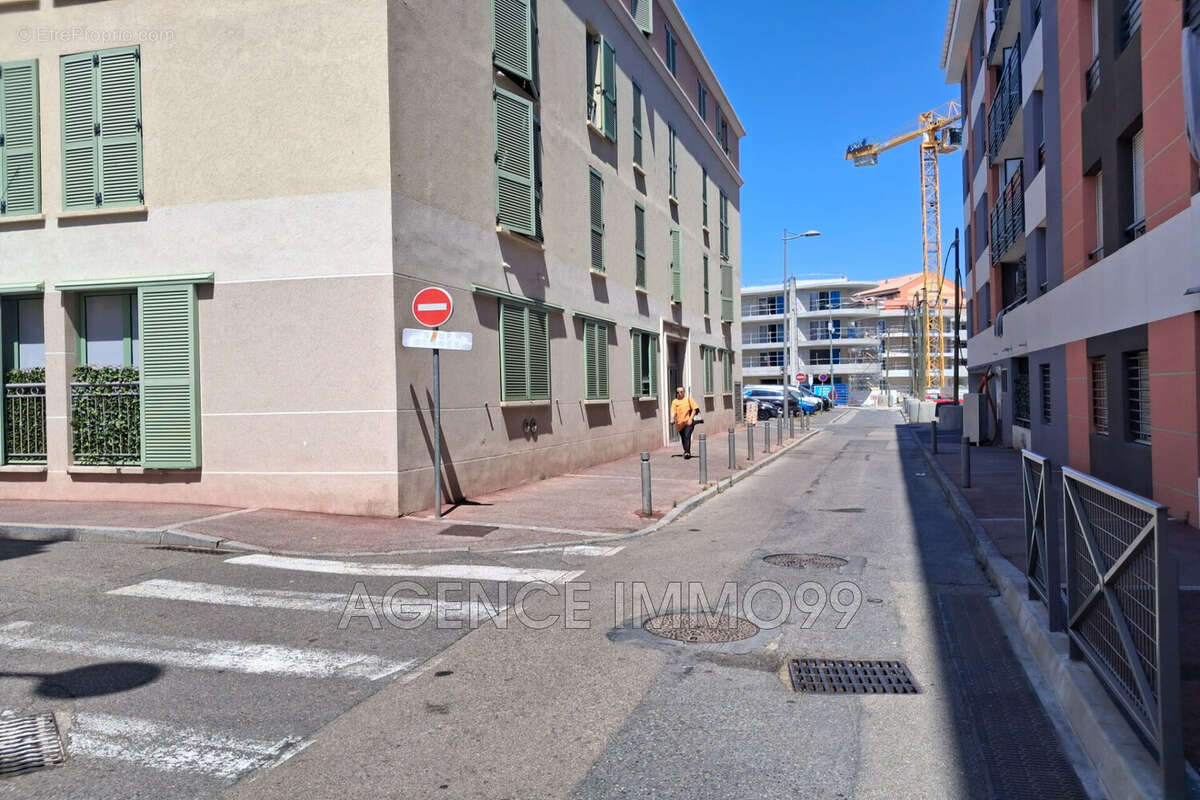 Parking 13 m² à Vallauris  - photo 2