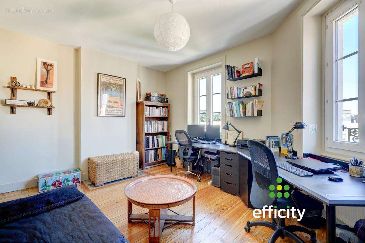 Appartement à OULLINS