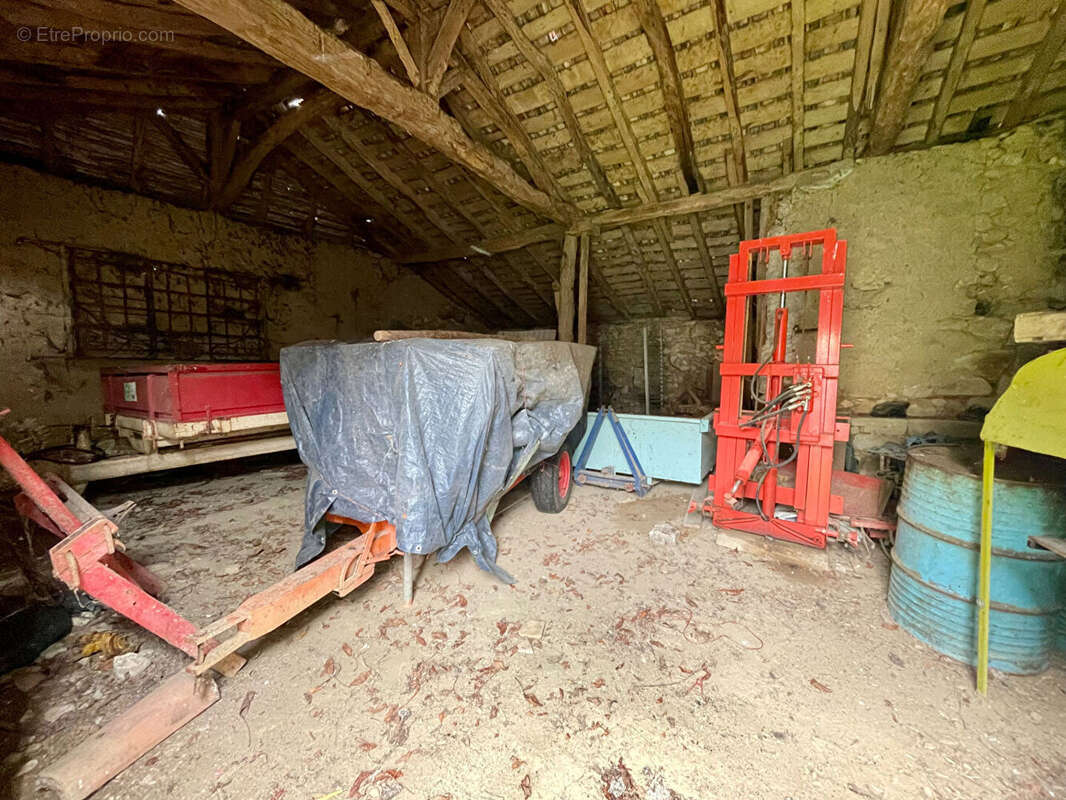 Maison à SAINT-PASTOUR