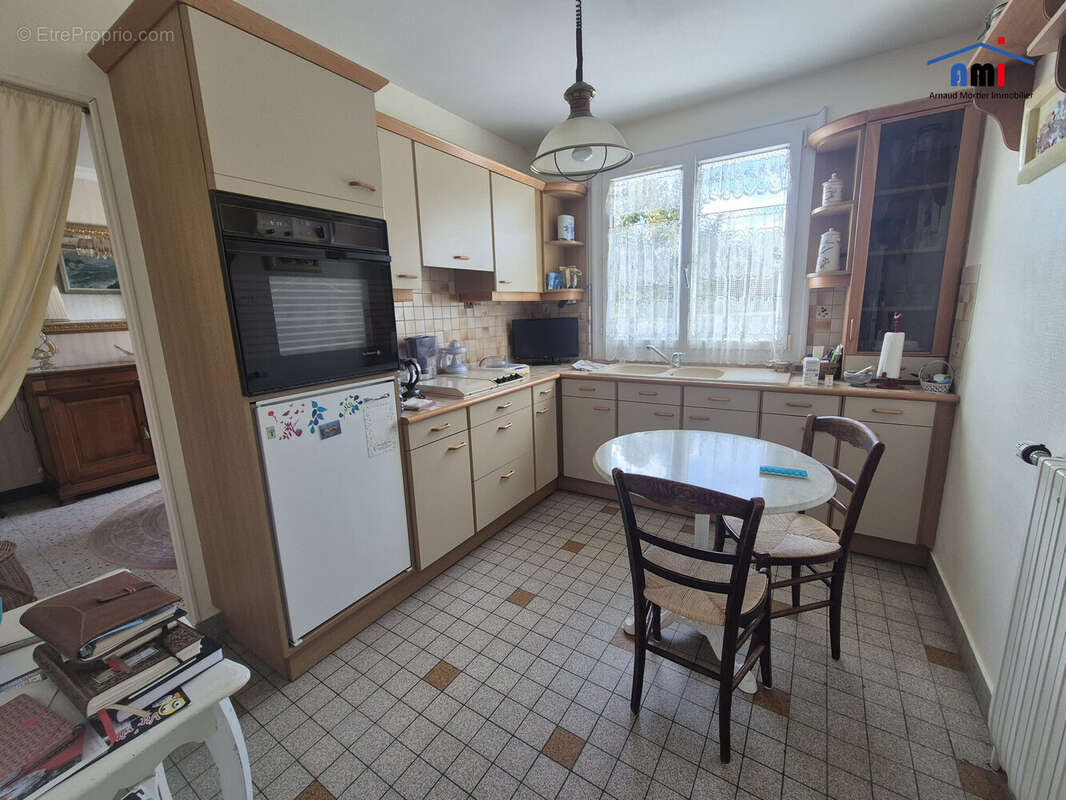 Maison à MOUTIERS-AU-PERCHE