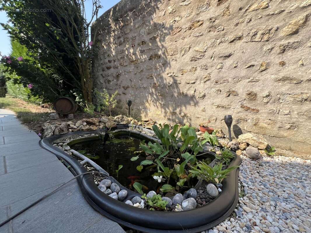 Maison à VERT-SAINT-DENIS