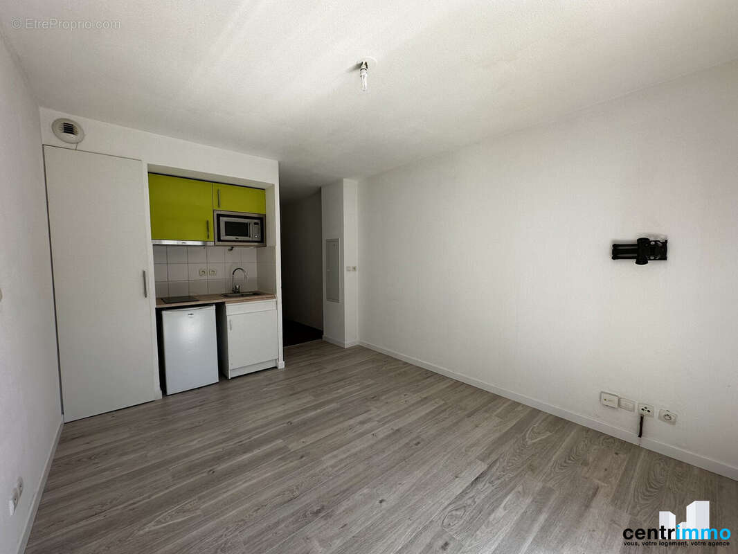Vente studio Montpellier Sud agence Centrimmo pièce principale - Appartement à MONTPELLIER