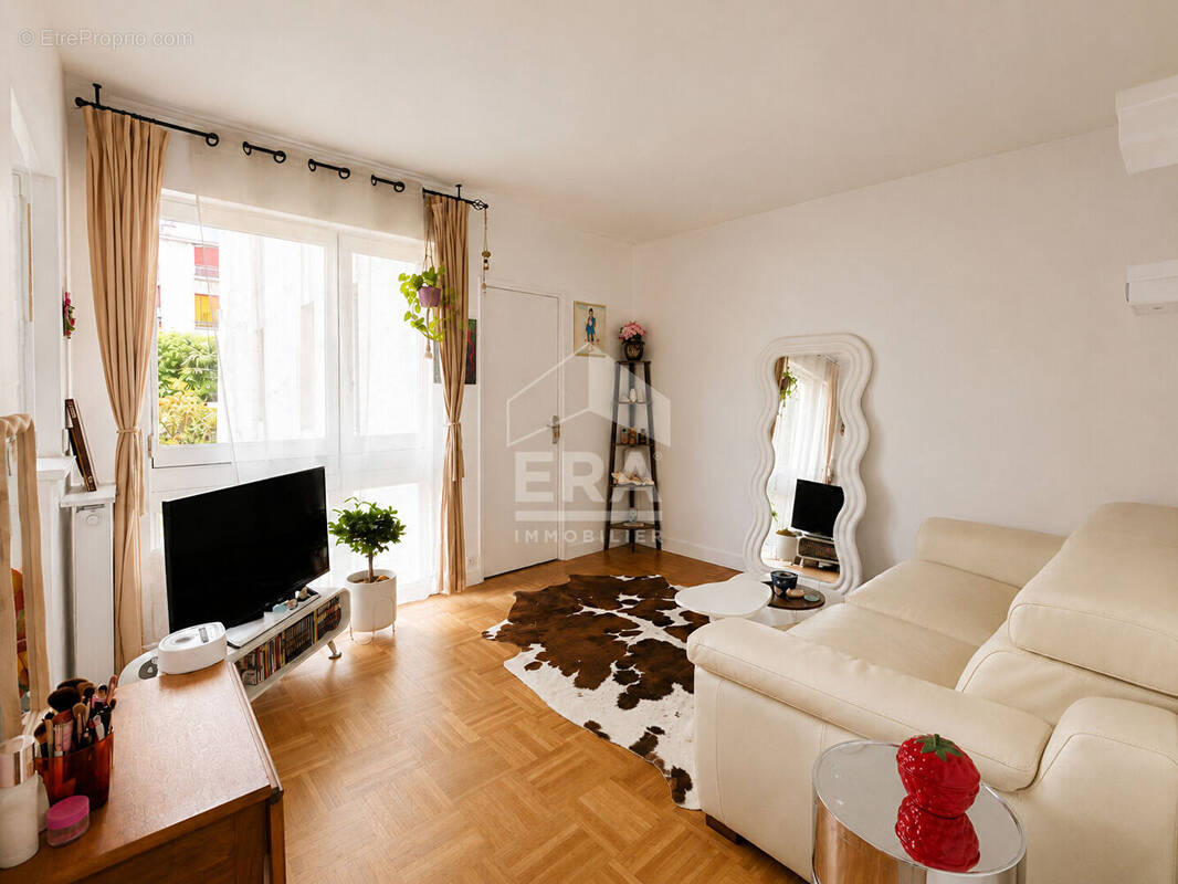 Appartement à NEUILLY-SUR-SEINE
