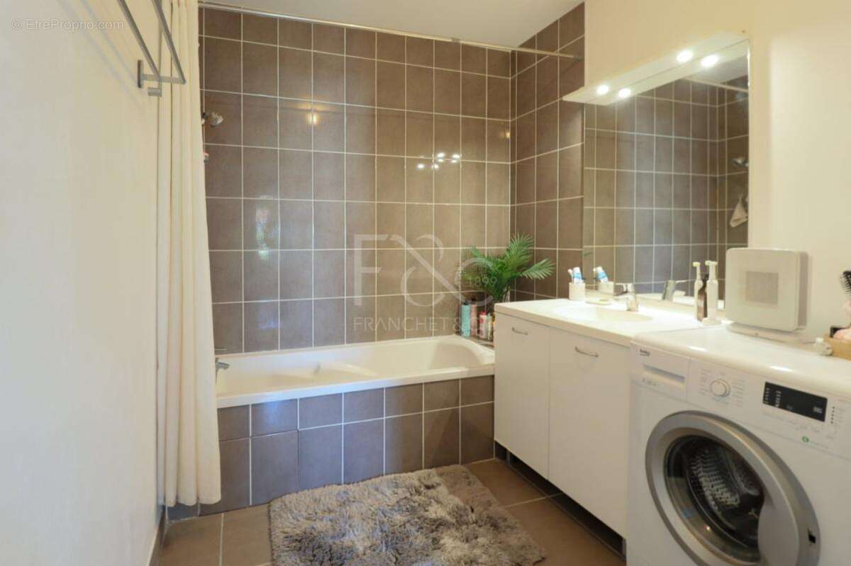 Appartement à LYON-9E