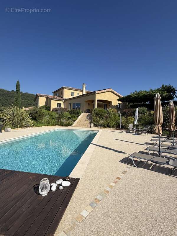 Maison 184 m² à Chomerac  - photo 2