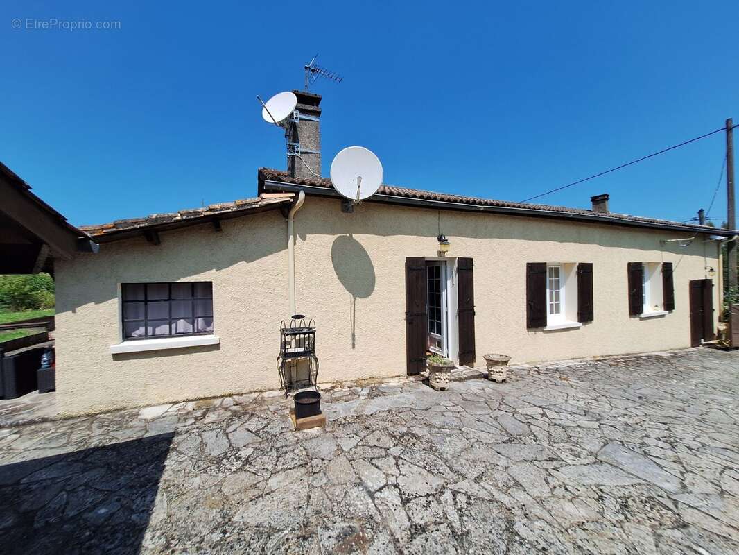Maison 119 m² à Villereal  - photo 2