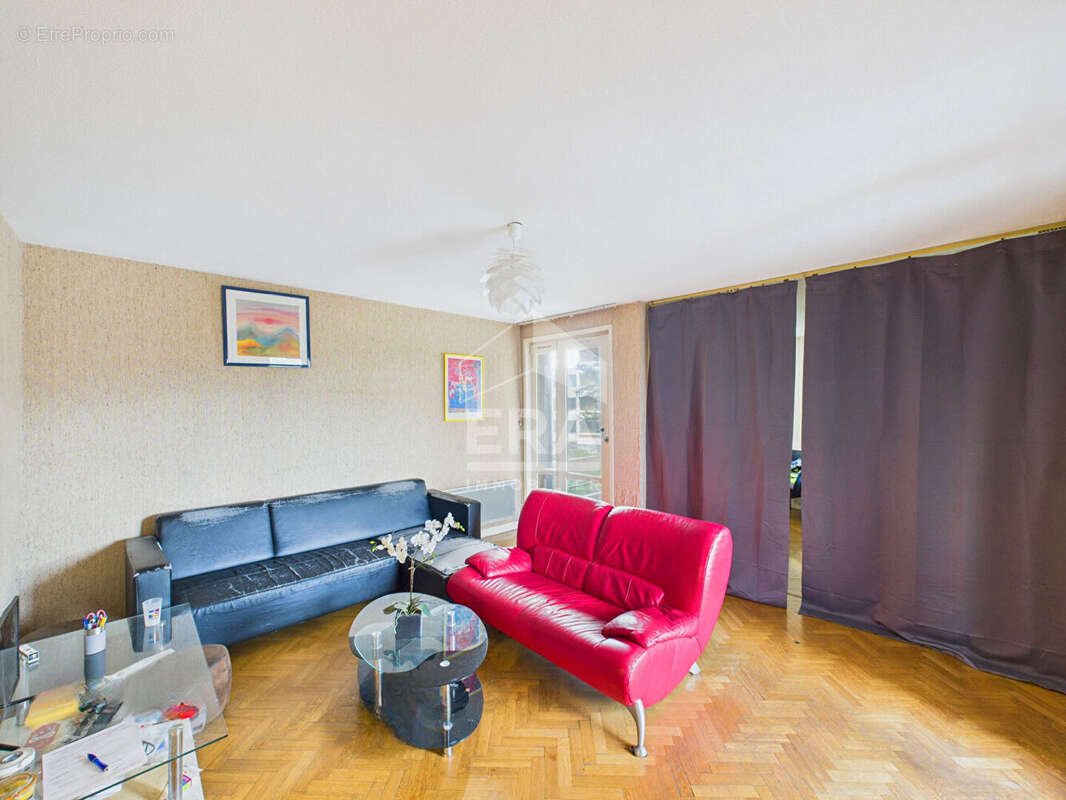 Appartement à ONET-LE-CHATEAU