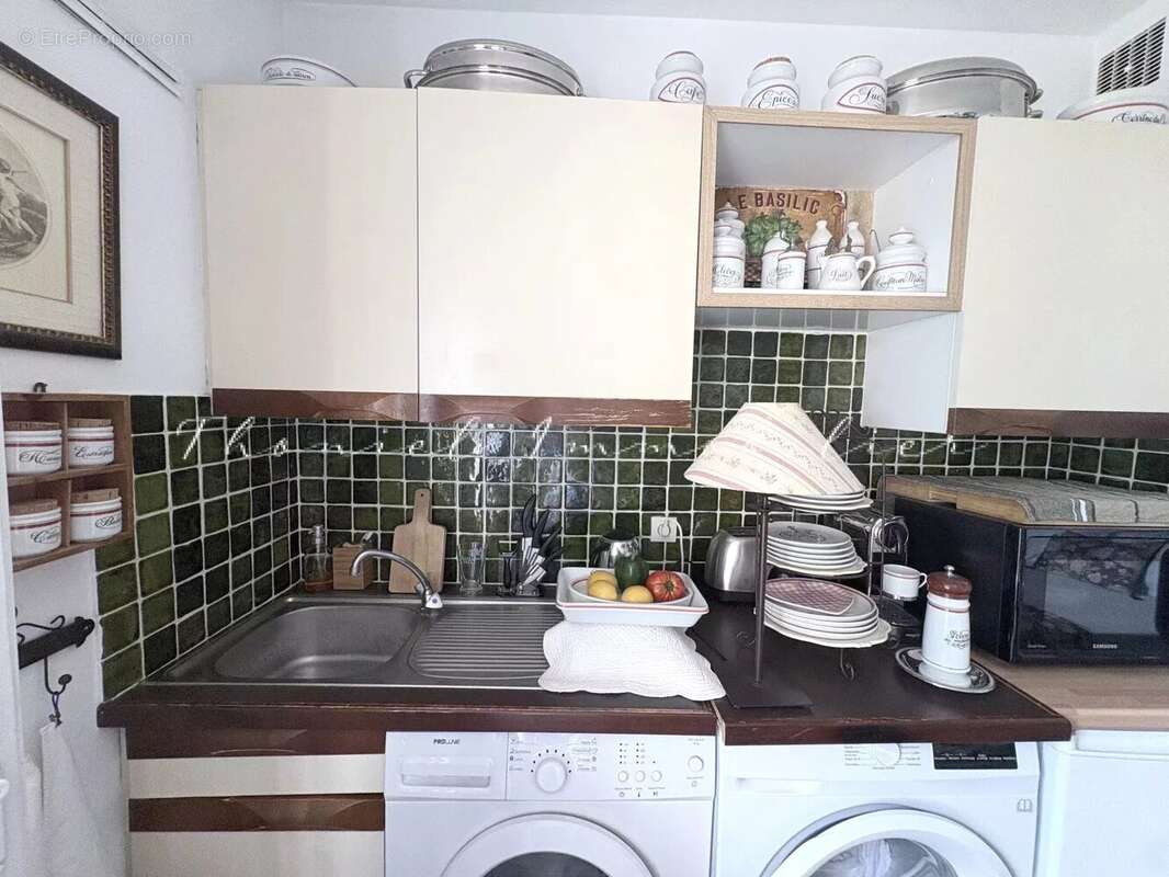 À vendre à Grimaud studio dans résidence avec piscine - photo 4