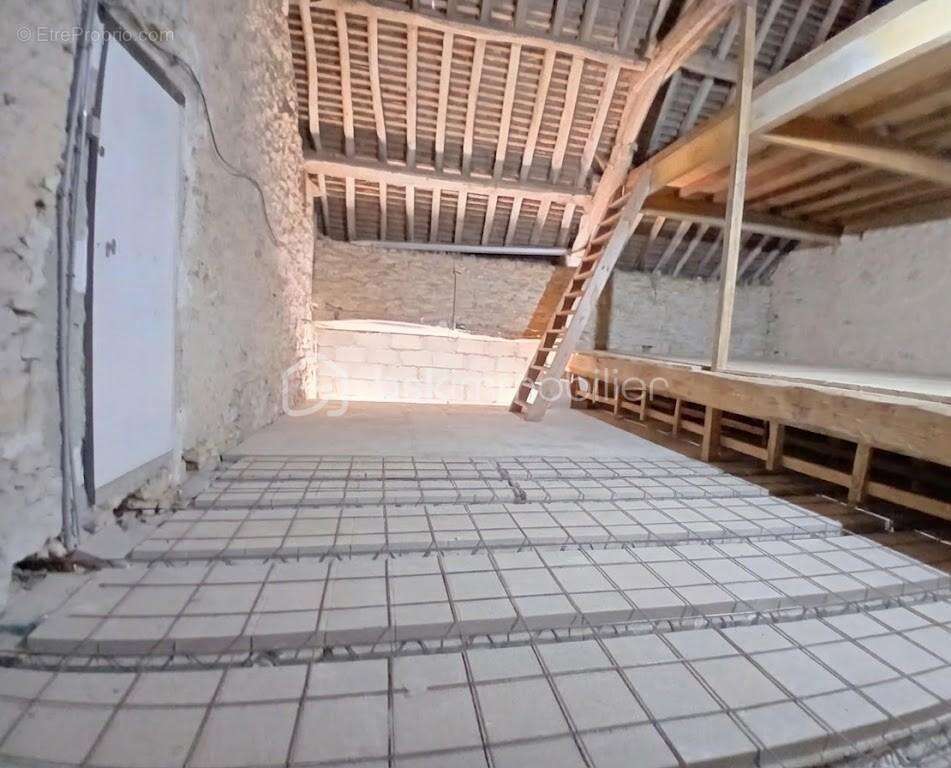 Maison à SAVINS