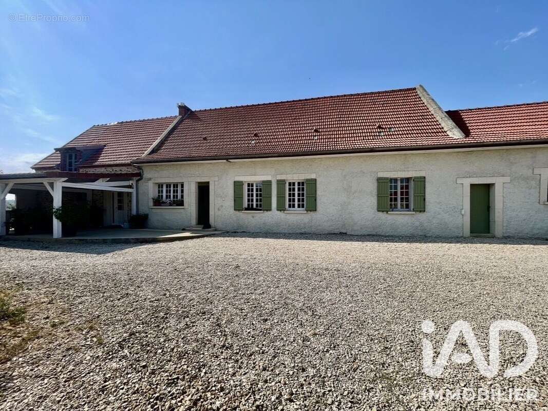 Maison 257 m² à Le Thoult-Trosnay  - photo 3