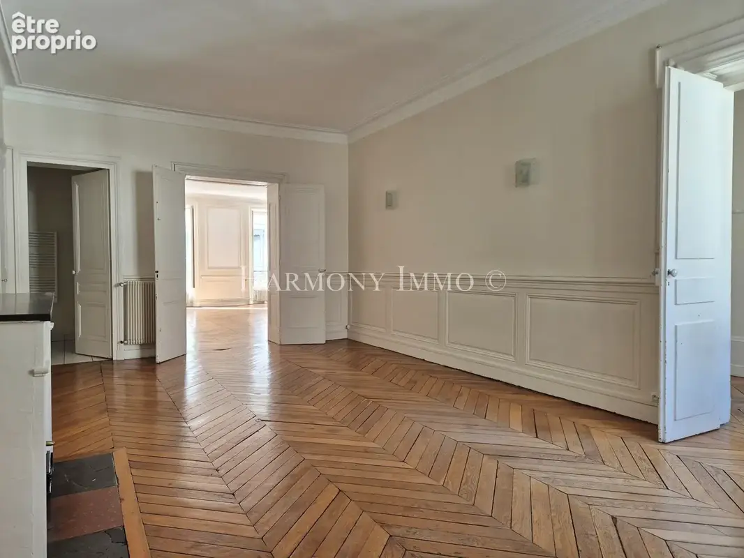 Bel appartement ancien de 167 m2 en dernier étage à 2 pas de la place Bellecour - photo 6