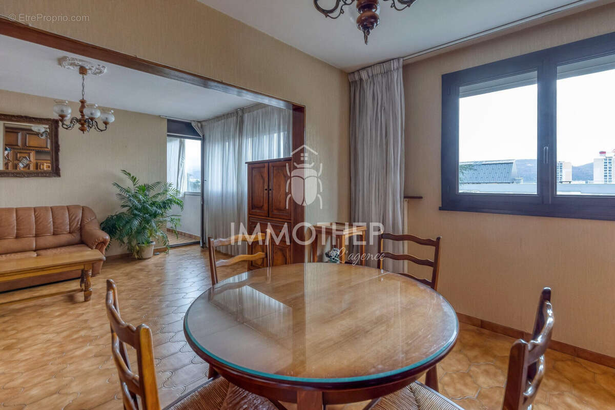 Appartement à ECHIROLLES