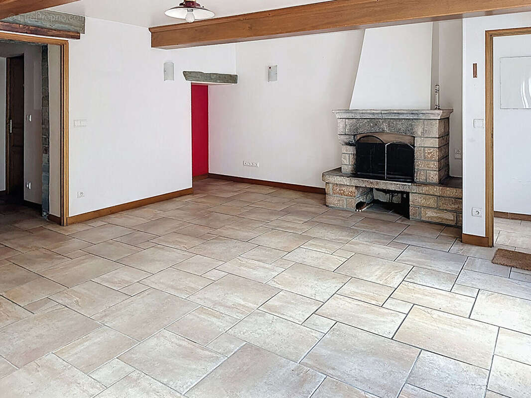 Maison à EQUEURDREVILLE-HAINNEVILLE