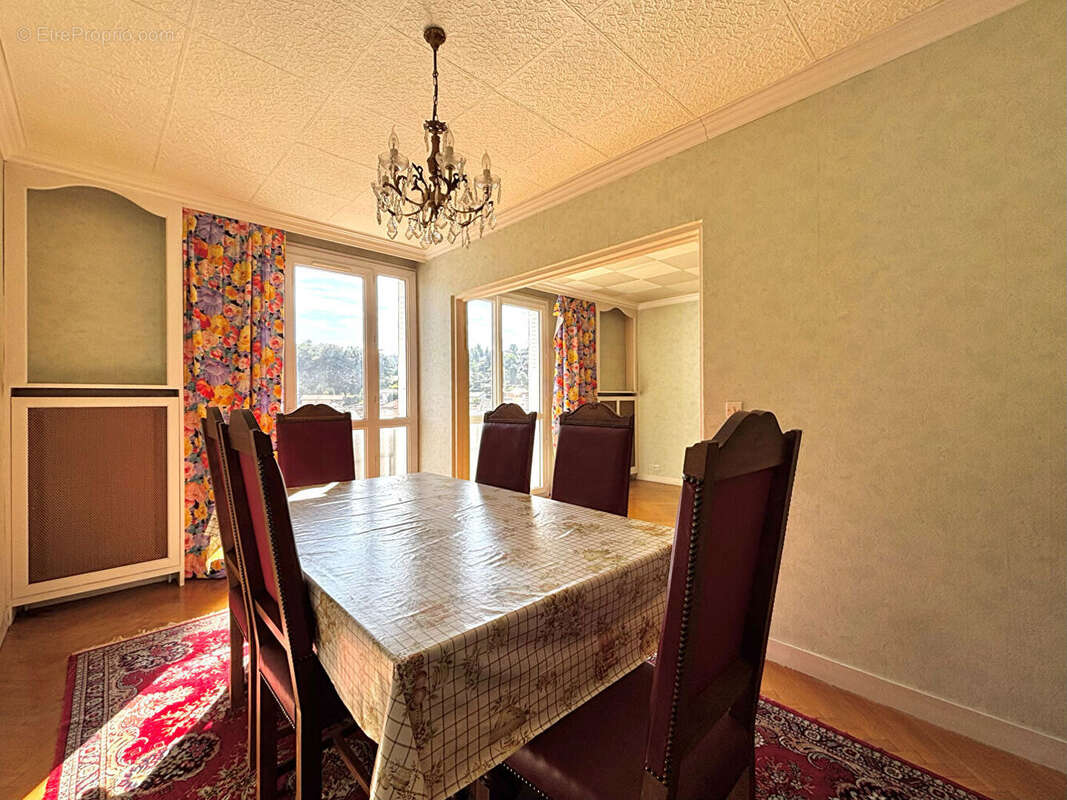 Appartement à SAINT-ETIENNE