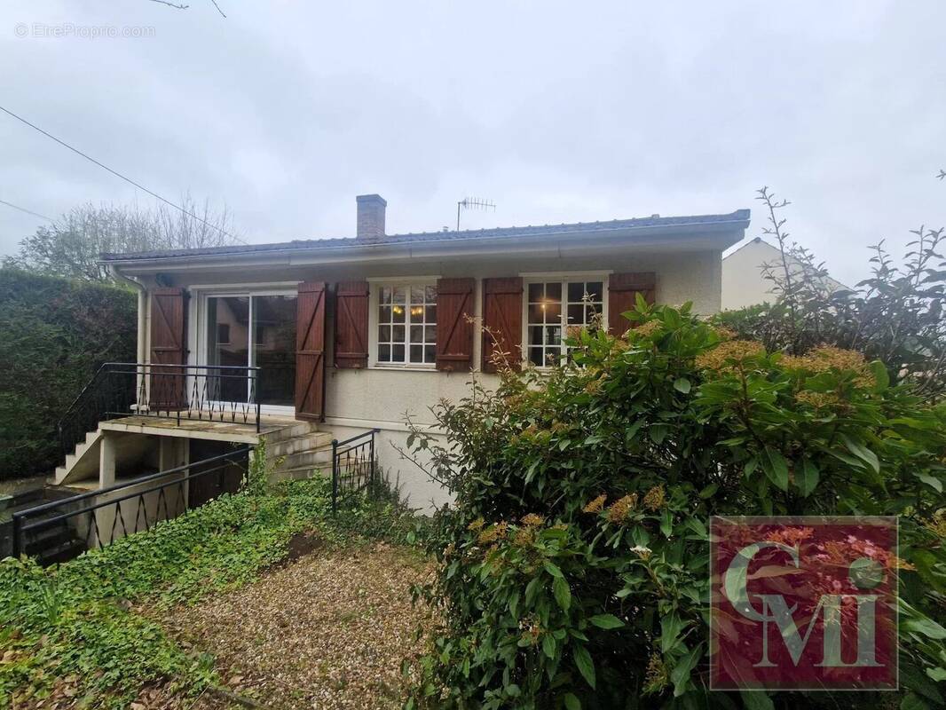 Maison à SAINT-CHERON