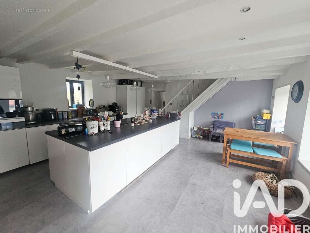 Maison 151 m² à Rouillac  - photo 5