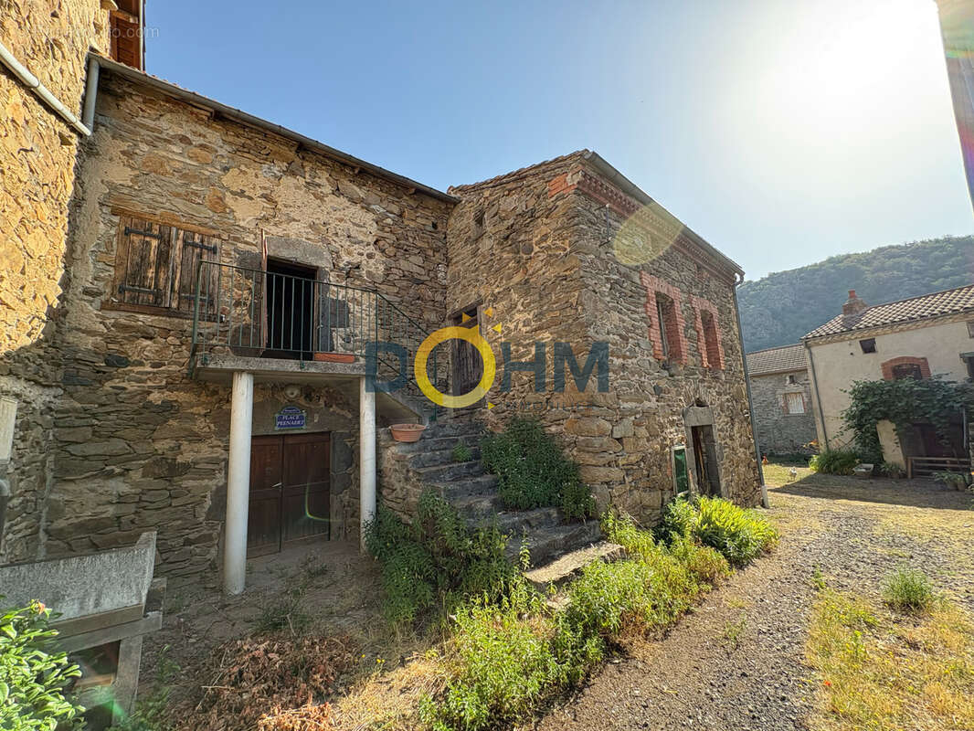 Ensemble immobilier à rénover avec partie habitable et terrain non attenant - photo 3