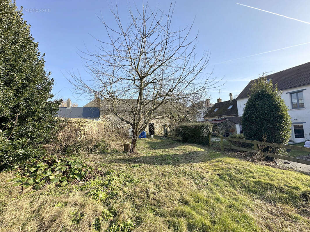 Maison à MONNEVILLE