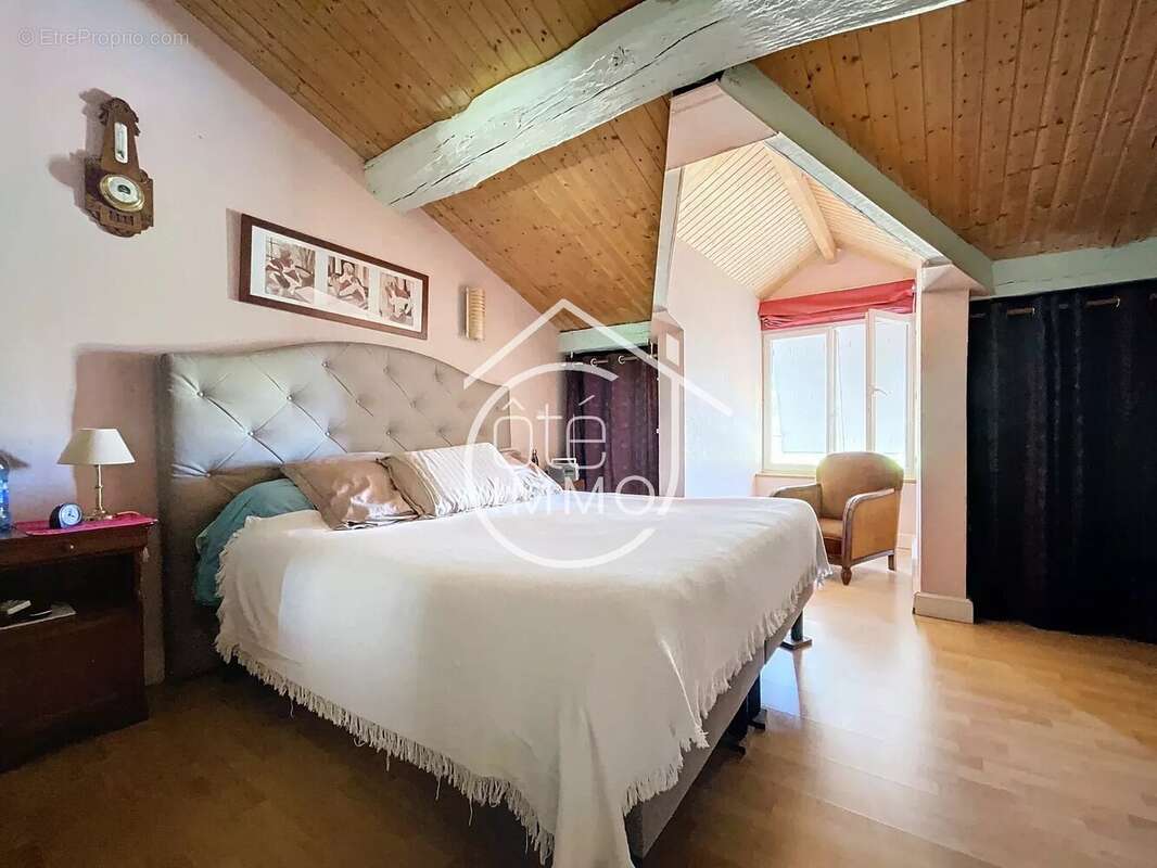 Maison à SAINT-EMILION