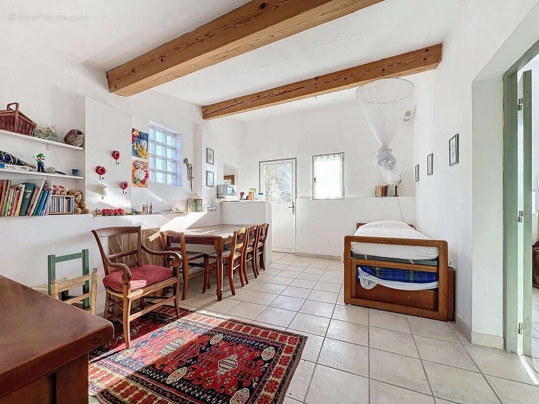 Maison à TOURRETTES-SUR-LOUP