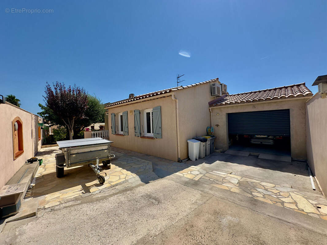 Maison familiale de 114 m² avec piscine, 4 chambres, centre-ville la crau - photo 5