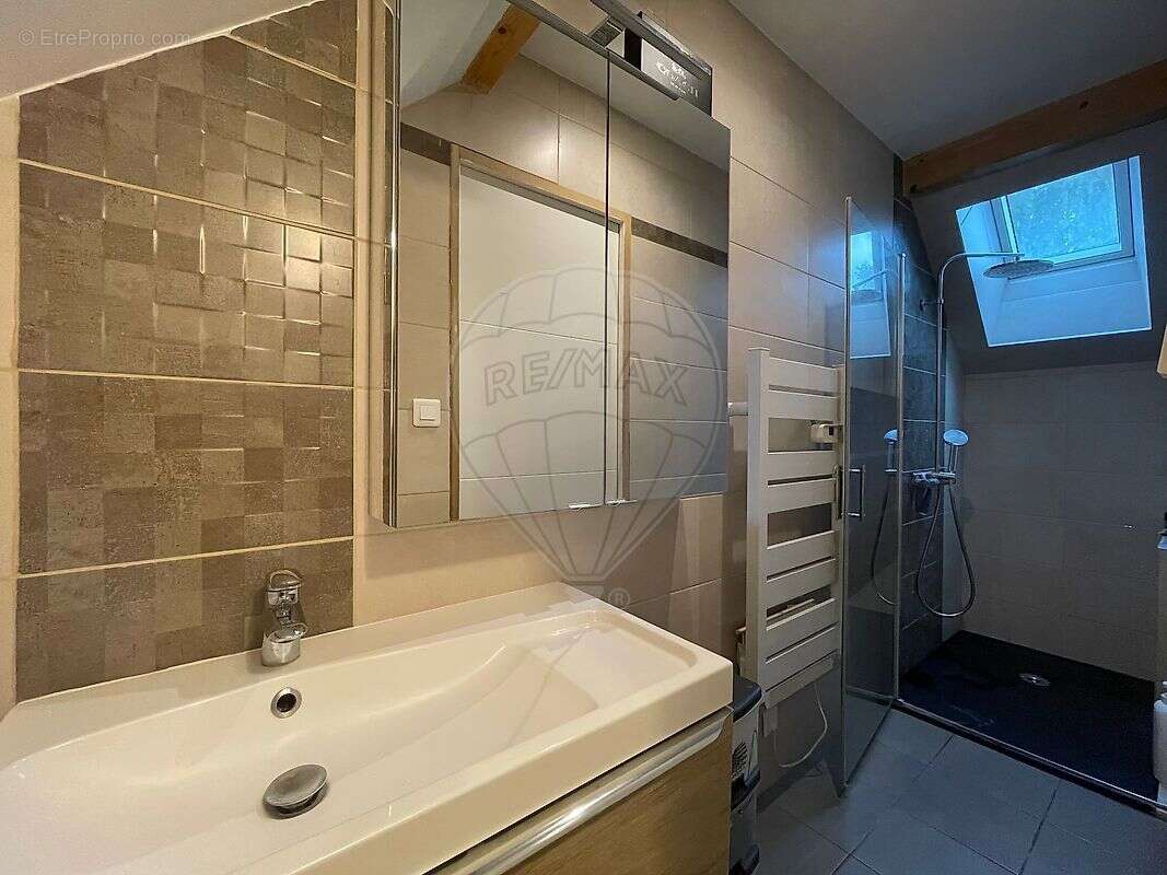 Maison à SAINT-JULIEN-LES-VILLAS