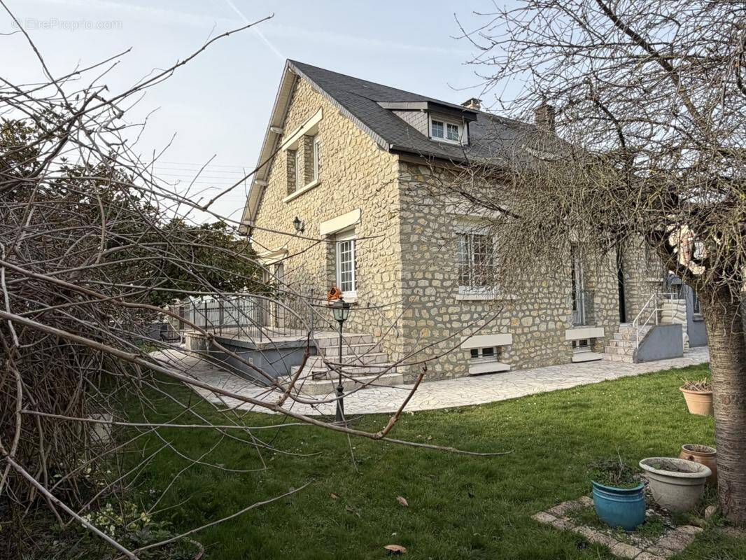 Maison à LA FERTE-BERNARD