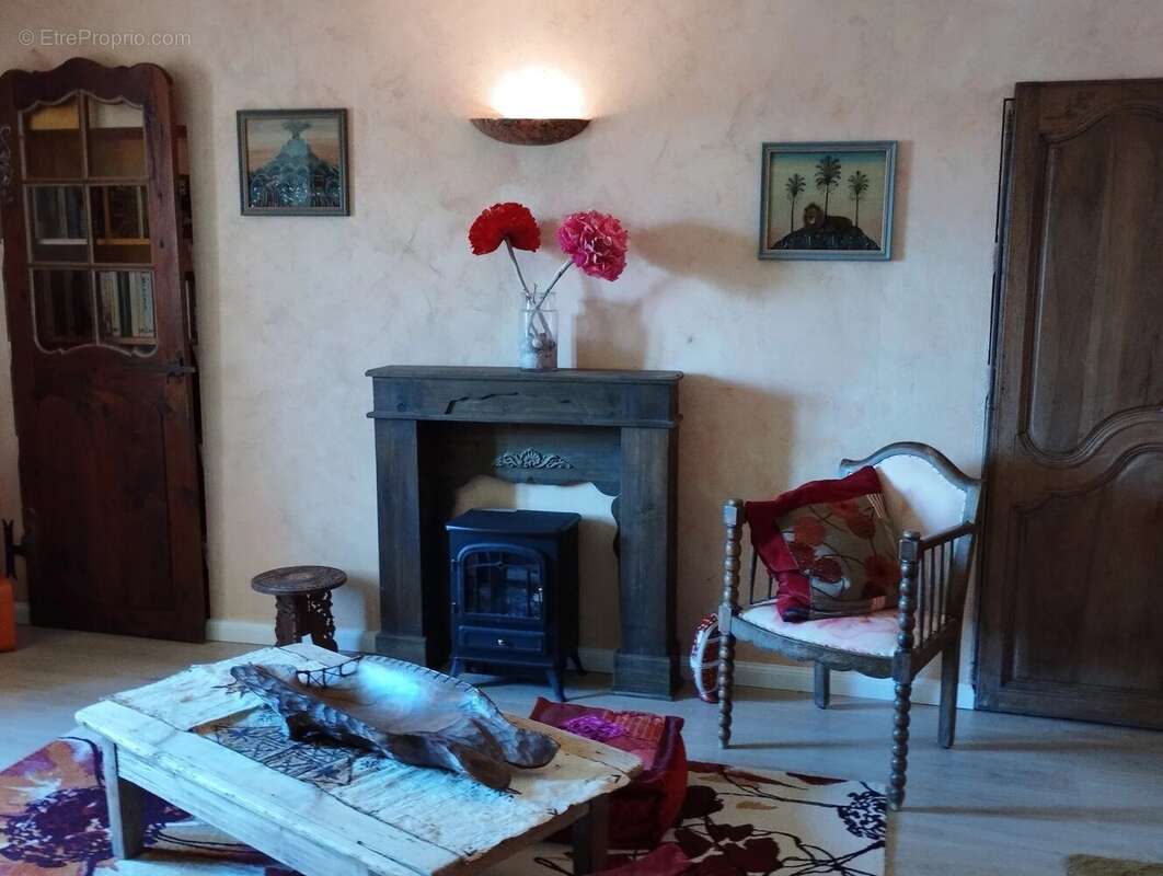 Appartement à COURSEGOULES