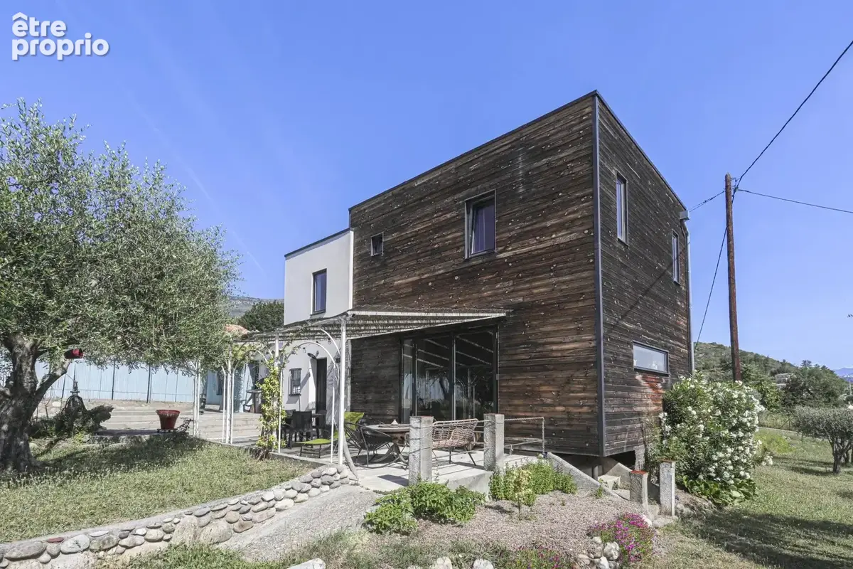 Maison à CARROS