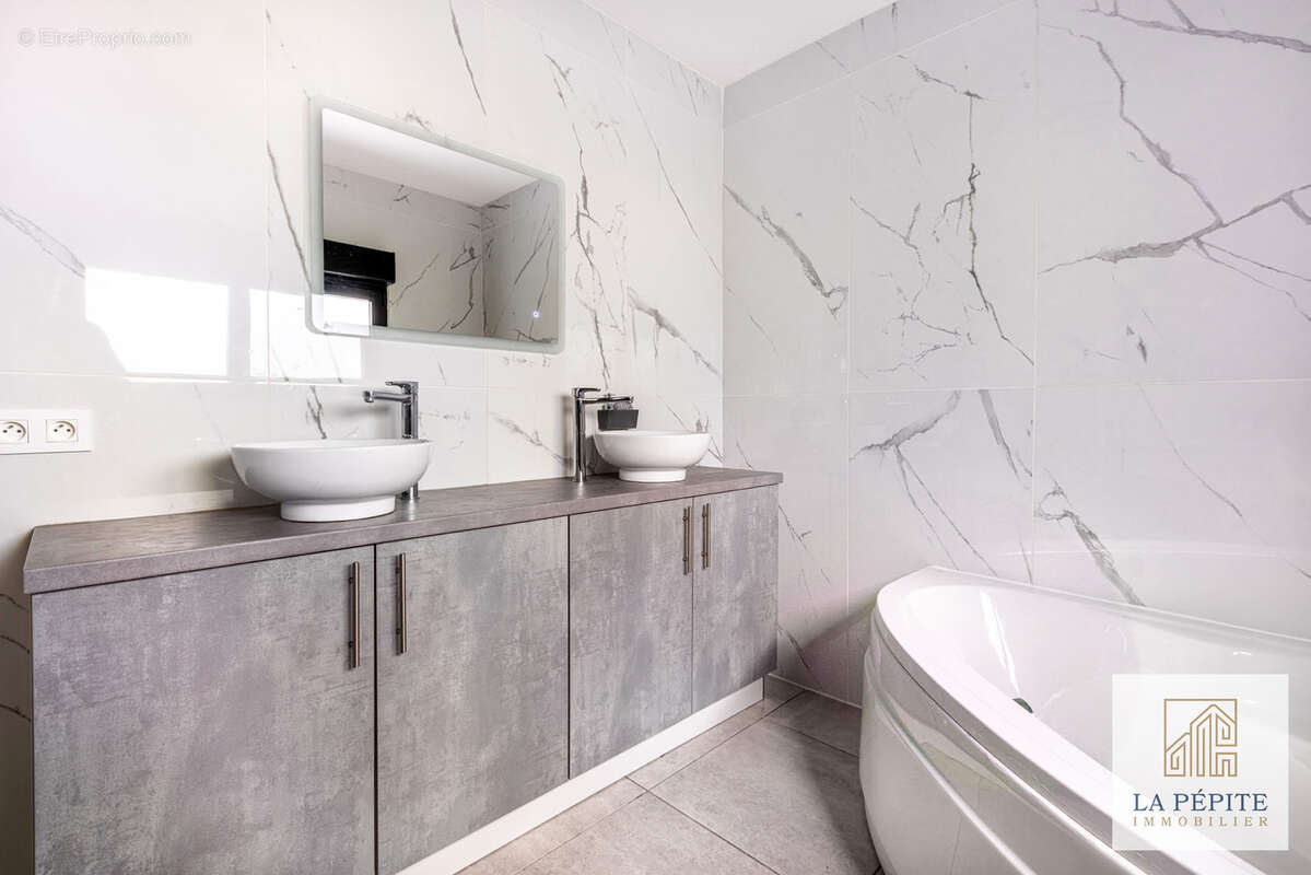 Maison à SAINT-AMAND-LES-EAUX