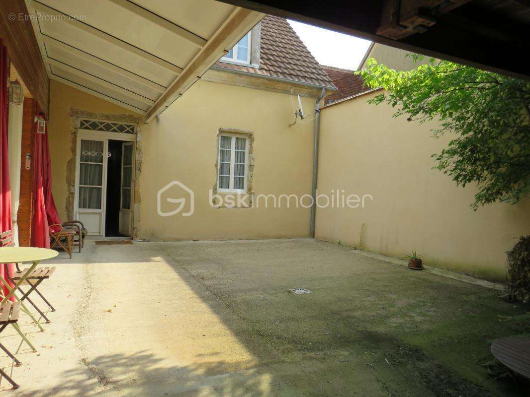 Maison de maître au centre de Garlin avec Patio - photo 14